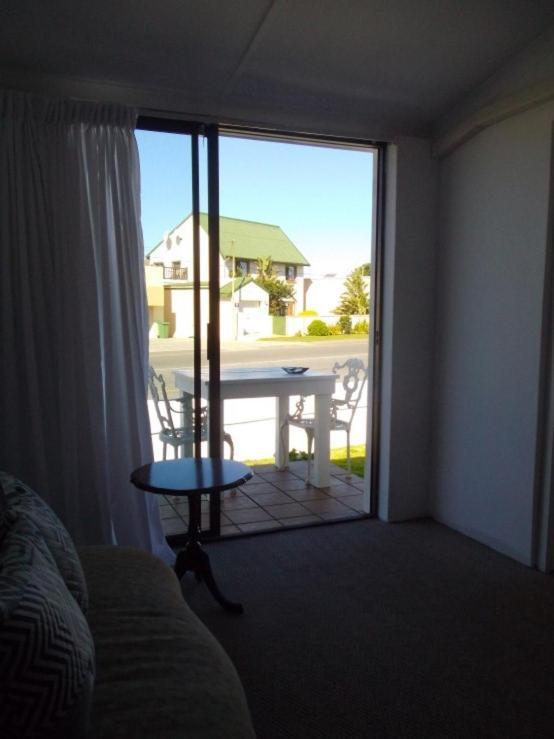 Breeze Inn Guesthouse Kiddʼs Beach Værelse billede